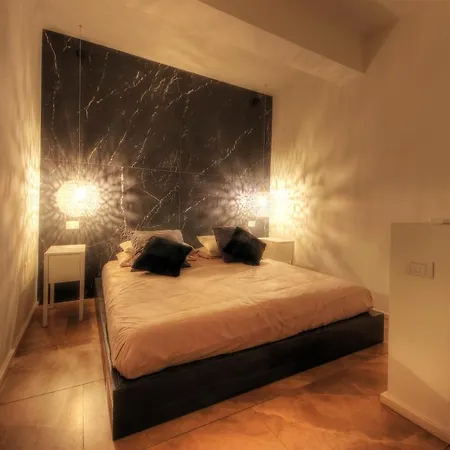 Urban Apartment *